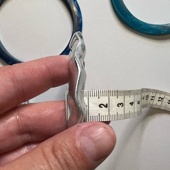 Vintage Wavy Bangles Pewter & Plastic bangles - Picture 17 of 17